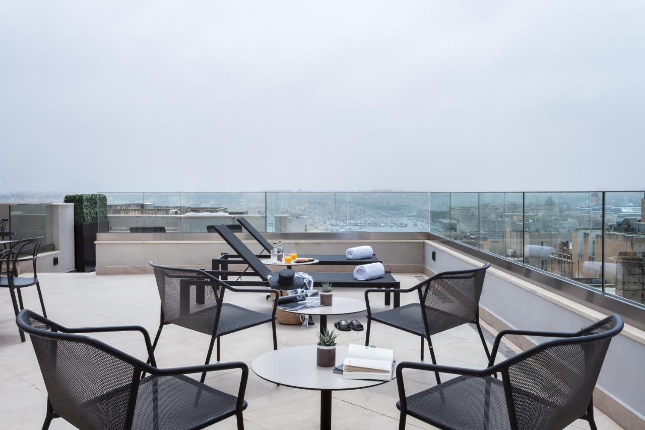 One One Two Hotel Valletta Exterior photo